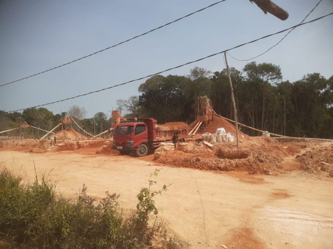 
					Pencurian Pasir di Bukit Tengkorak Nongsa Diduga Marak, Penindakan Hukum Lemah dan Lingkungan Terancam Rusak