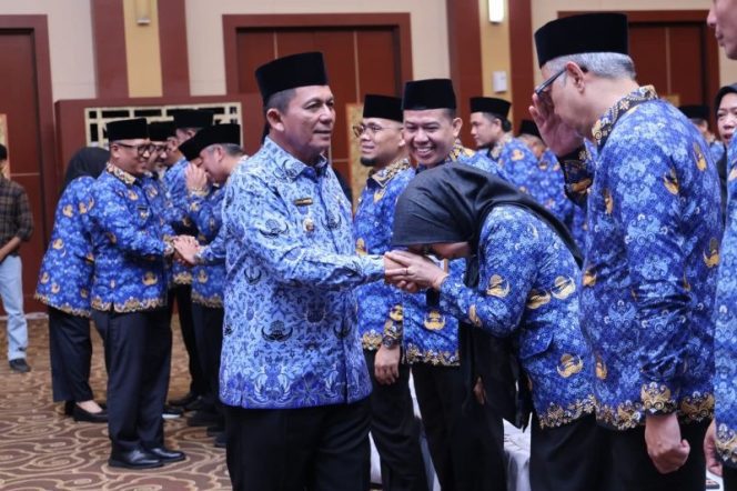 
					Gubernur Ansar Ahmad Rotasi Pejabat Pemprov Kepri
