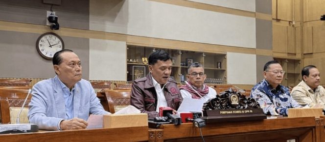 
					Komisi-III DPR RI Tolak Tuntutan Mati ABK Fandi Ramadhan
