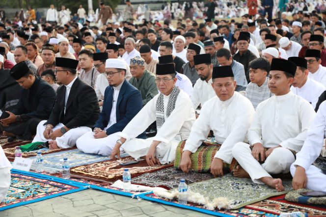 
					Momen Idulfitri 1447 H, Amsakar Salat Id Bersama Ribuan Masyarakat Batam