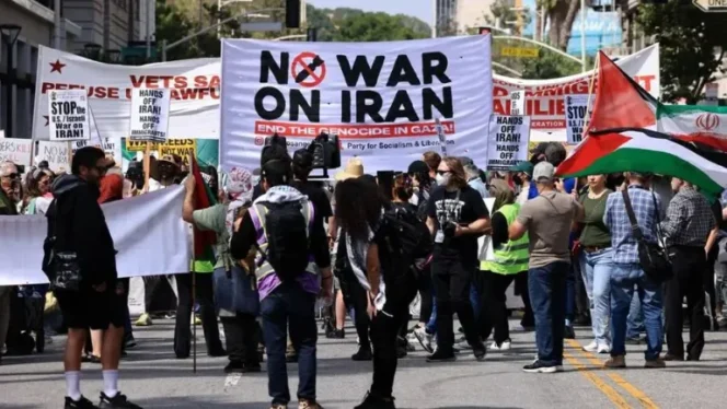 
					Jutaan Warga AS Turun ke Jalan, Gelombang Protes Tolak Perang Iran Meluas
