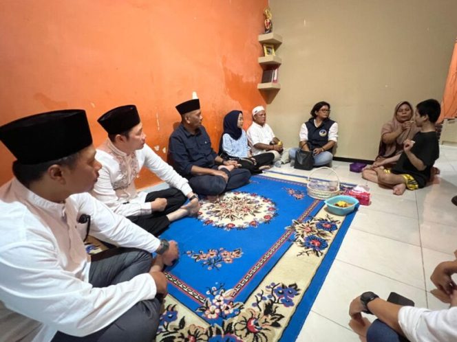 
					Pietra Paloh Kunjungi Kediaman Driver Ojol yang Meninggal di Atas Motor di Batam