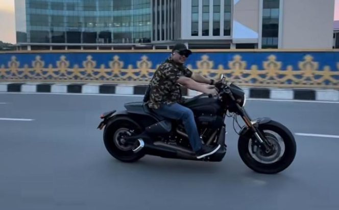 
					Ketua DPRD Kepri Iman Sutiawan Viral, Video Naik Moge Tanpa Helm Tuai Kritik Pedas