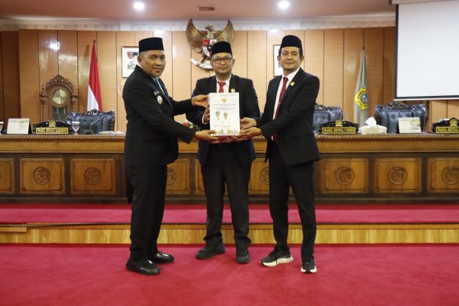 
					Catat Surplus Rp38,6 Miliar dan Penguatan Aset, Pemkab Karimun Sampaikan Laporan Pertanggungjawaban APBD 2025 dengan Komitmen Tata Kelola Transparan.