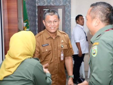 Sekda Batam, Firmansyah, menyambut peserta Studi Lapangan Pelatihan Kepemimpinan Administrator (PKA) Angkatan I dan II Provinsi Sumatera Selatan Tahun 2026 di Kantor Wali Kota Batam, Senin (29/6/2026). 