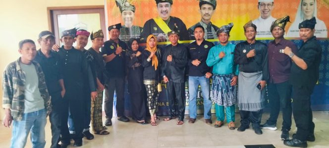 
					Laskar Melayu Bersatu KEPRI KOTA BATAM Kawal Ketat Sidang Adat di Gedung LAM, Dukung Penuh Penertiban Daging B2 dan Tuak serta Serukan Stop Hina Suku di Medsos