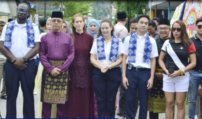 
					Sambut Kedatangan Wisatawan MV. Odyssey, Bupati Anambas Perkenalkan Pesona Bahari Dan Budaya Anambas
