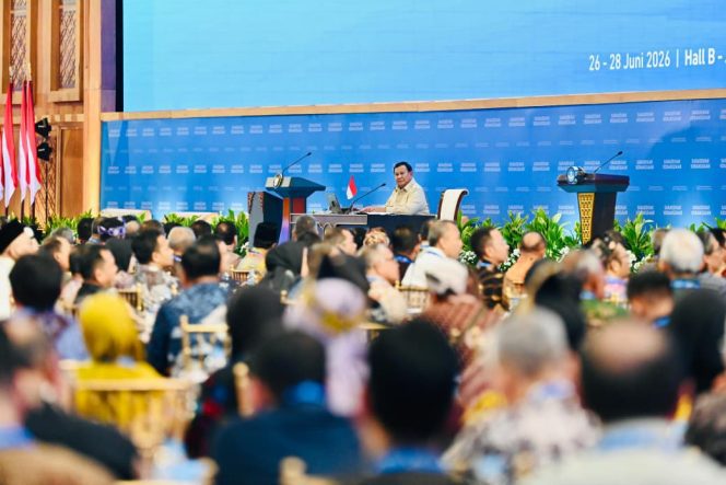 
					Panglima TNI Dampingi Presiden RI Tutup Sarasehan Kebangsaan KSTI 2026