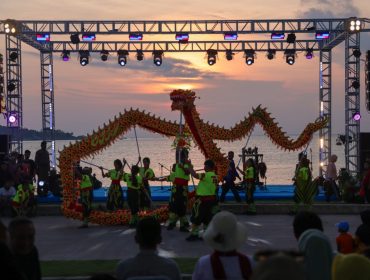 ATRAKSI KEBUDAYAAN dalam event Kemilau Nusantara 2026 diselenggarakan Dinas Pariwisata Provinsi Kepri di kawasan Taman Gurindam 12, Sabtu (13/6/2026). 
