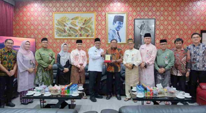 
					Tingkatkan PAD Aman dan Transparan, Wali Kota Lis akan Terapkan Qresto di Kota Tanjungpinang