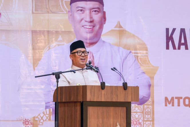 
					Wakil Gubernur Kepri, Nyanyang Haris Pratamura menyampaikan kata sambutan pada malam Ta'aruf Musabaqah Tilawatil Qur'an (MTQ) XII Tingkat Provinsi Kepulauan Riau Tahun 2026 di Hotel CK Tanjungpinang, Jumat (3/7/2026) malam. 