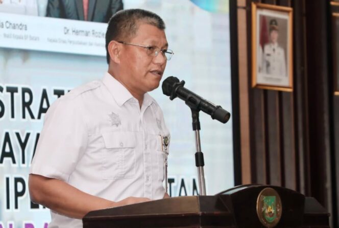 
					Sekda Kota Batam, Firmansyah, membuka Sosialisasi Budaya Baca dan Literasi bagi Pemangku Kepentingan di Kantor Wali Kota Batam, Selasa (28/7/2026). 