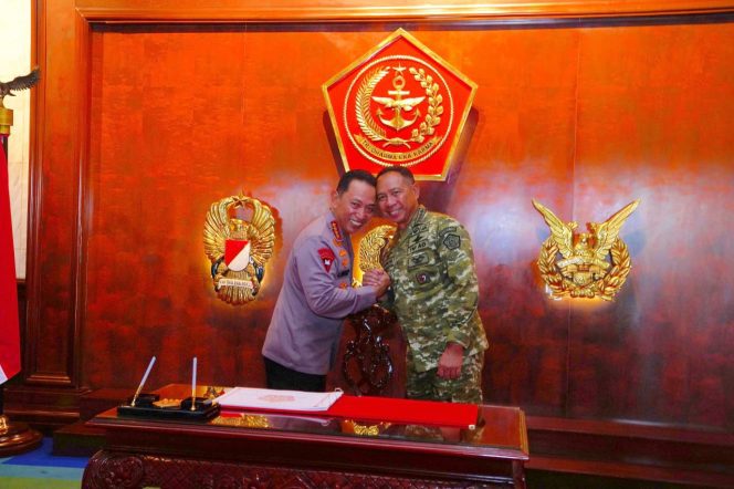
					Panglima TNI Terima Kunjungan Silaturahmi Kapolri, Pererat Solidaritas TNI-Polri