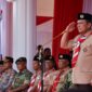 Gubernur Kepulauan Riau sekaligus Ketua Mabida Kwarda Kepri, Ansar Ahmad bertindak selaku inspektur Upacara Peringatan 65 Tahun Hari Pramuka di Gedung Daerah, Tanjungpinang, Jumat (14/8/2026). 