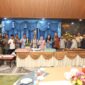 Sejumlah pejabat Forkopimda Batam bersama Wali Kota Batam, Amsakar Achmad, usai memberi kejutan di HUT ke-58 di Wisma Batam, Sekupang, Sabtu (1/8/2026). (Dok Humas Diskominfo Batam 
