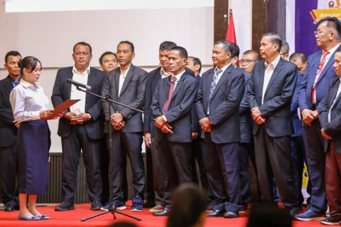 
					Wakil Wali Kota Batam, Li Claudia Chandra, melantik Badan Pengurus IPMB periode 2026-2030 di Golden Prawn, Bengkong, Selasa (4/8/2026). 