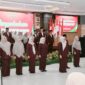 Ketua DPW LASQI Kepri, Yuniarni Pustoko Weni, melantik Ketua dan Pengurus LASQI-NJ Kota Batam di Kantor Wali Kota Batam, Rabu (12/8/2026). 