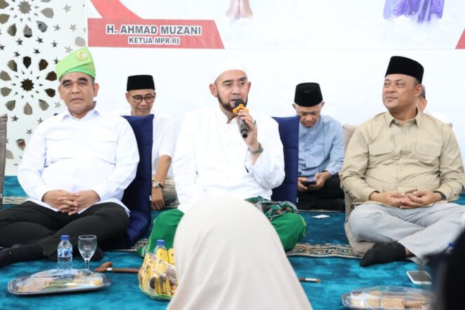 
					KETUA MPR AHMAD MUZANI DAN HABIB SYEIKH TEIKAN PONPES NUR IMAN DI PULAU N KASU BATAM