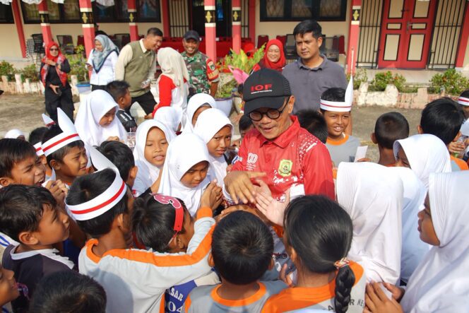 
					Jalan Santai Semarak HUT ke-81 RI, Wawako Raja Ariza Ajak Siswa dan Orangtua Perkuat Semangat Kebersamaan