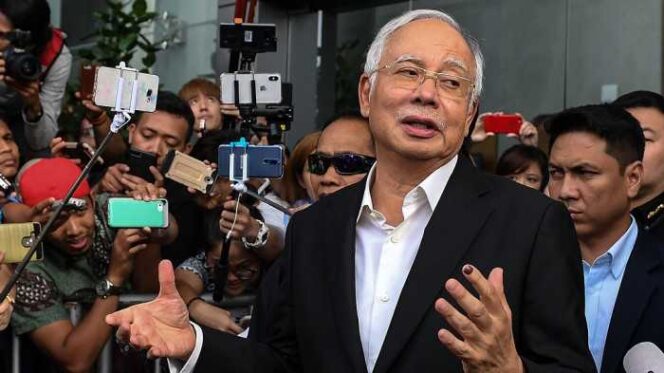 
					Dapat Keringanan Hukuman, Terpidana Korupsi Mantan PM Malaysia Pindah dari Penjara ke Rumah Mewah
