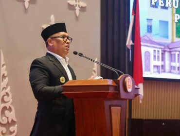 Wakil Gubernur Kepri, Nyanyang Haris Pratamura berpidato dalam rapat paripurna digelar di DPRD Kepri, Dompak, Tanjungpinang, Rabu (16/9/2026). 