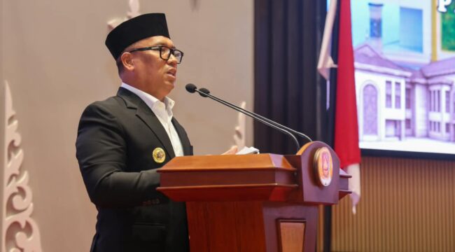 Wakil Gubernur Kepri, Nyanyang Haris Pratamura berpidato dalam rapat paripurna digelar di DPRD Kepri, Dompak, Tanjungpinang, Rabu (16/9/2026). 