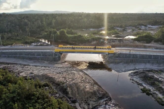 
					Jembatan Semala di Kabupaten Natuna yang dibangun Pemerintah Provinsi Kepulauan Riau melalui Dinas PUPP. Dalam dialog di RRI Tanjungpinang, Rabu (23/9/2026), Gubernur Kepri Ansar Ahmad menekankan jika Pemprov Kepri di usia 24 tahun Provinsi Kepulauan Riau menekankan pada penguatan konektivitas dan pemerataan. 