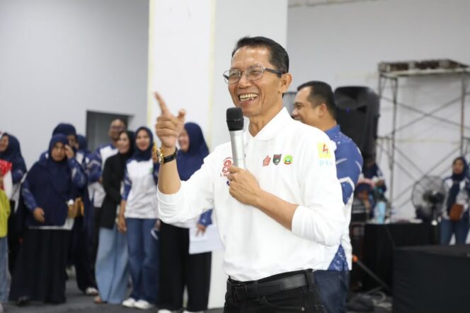 
					Wali Kota Batam, Amsakar Achmad. 