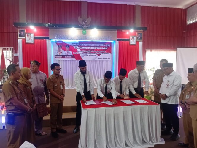 
					Wali Kota Lis: RT/RW Bukan Individu, Tapi Perangkat untuk Layani Masyarakat