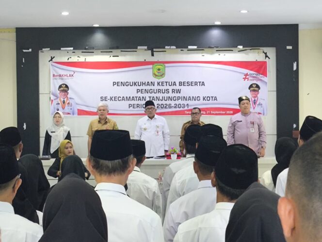 
					Wali Kota Lis Kukuhkan Pengurus RW se-Kecamatan Tanjungpinang Kota, Perkuat Pelayanan di Tingkat Lingkungan