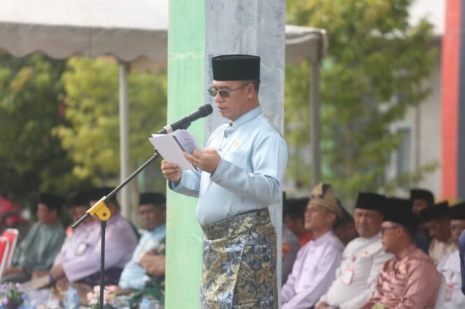 
					Bupati Kepulauan Anambas, Aneng. 