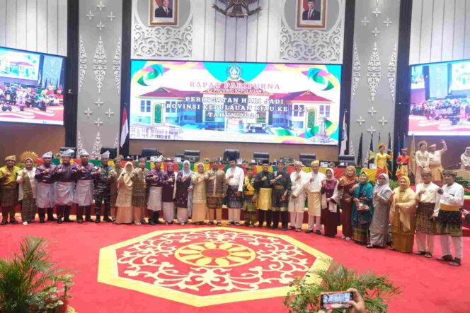
					Hadiri Paripurna Hari Jadi ke-24 Kepri, Wawako Ariza Ajak Perkuat Kolaborasi untuk Kemajuan Daerah