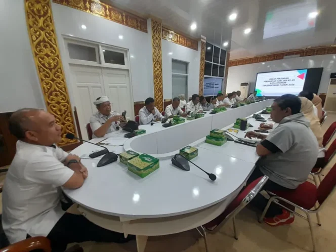 
					Rapat Persiapan Hari Jadi ke-25 Kota Otonom Tanjungpinang, Augus Tekankan Sinergi Lintas OPD