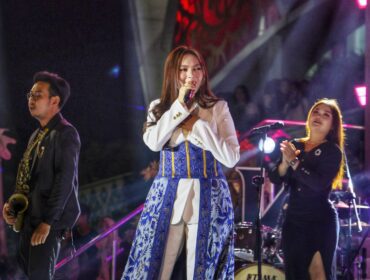 Penampilan Meidra Idol pada malam puncak Dekrafest Kepri 2026 digelar di Pelataran Gedung Dekranasda Kepri Creative Space, Minggu (20/9/2026). 