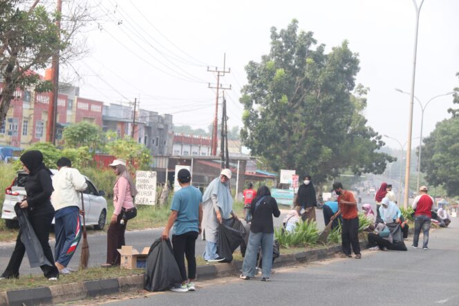 
					Kali Ini, ASN Pemko Tanjungpinang Goro di Ruas Jalan Nasional.