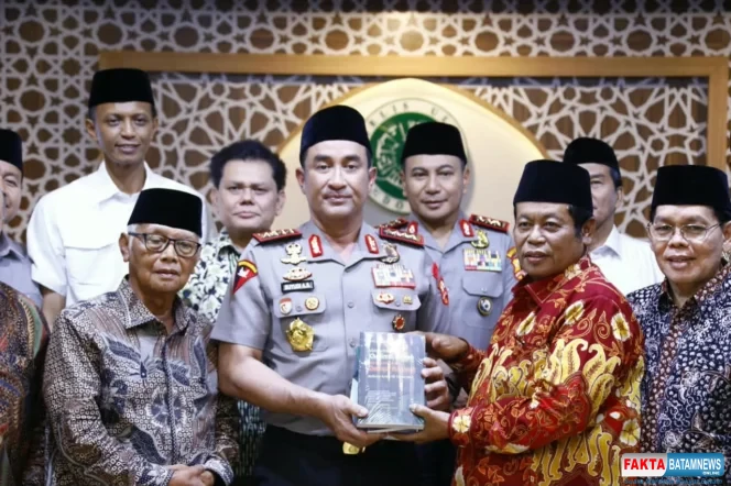 
					Kapolri Silaturahmi dengan Pimpinan MUI, Perkuat Sinergi jaga keamanan dan Kerukunan